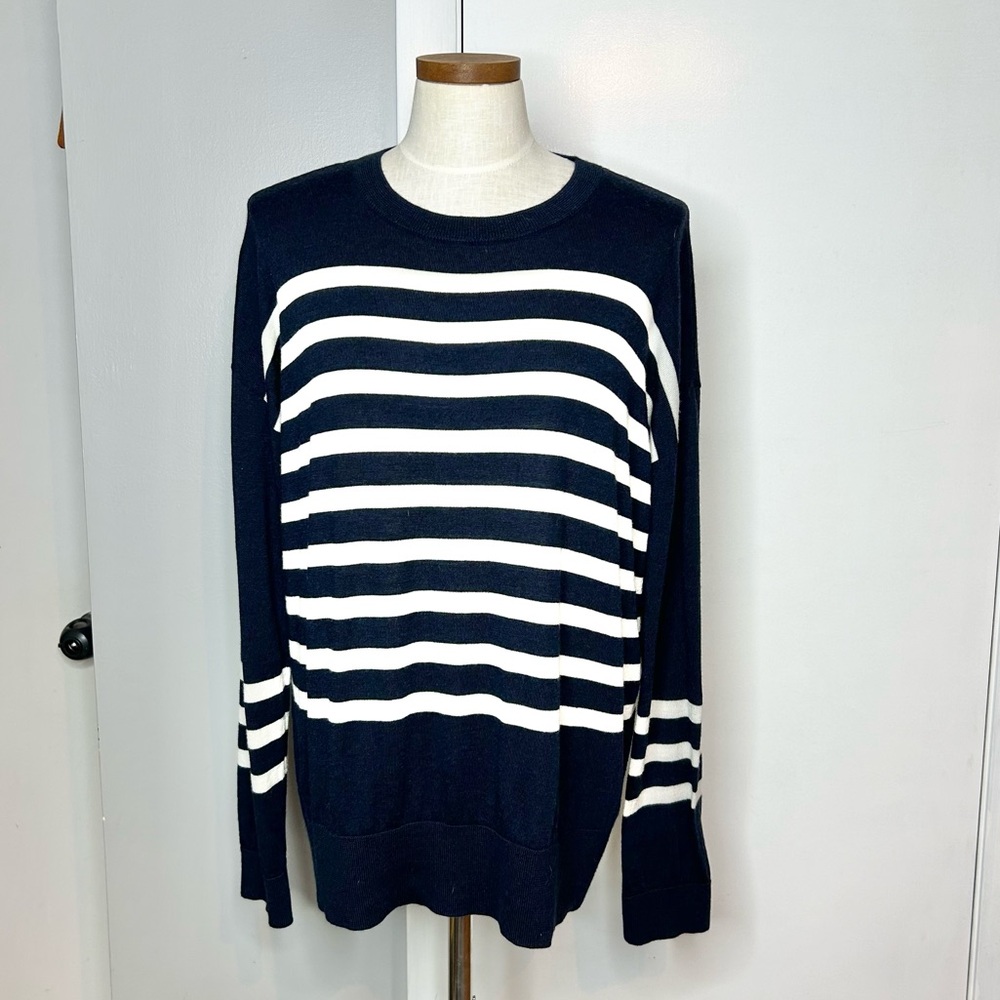 Pendleton 💯% merino wool nautical striped crewneck sweater, relaxed fit